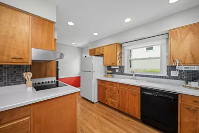 1114 E Dogwood Lane, Mount Prospect, IL 60056 - Photo 7