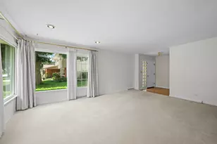 1114 E Dogwood Ln, Mount Prospect, IL 60056 - Photo 3