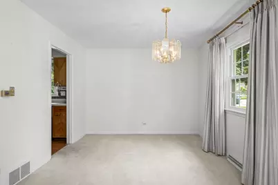 1114 E Dogwood Lane, Mount Prospect, IL 60056 - Photo 5