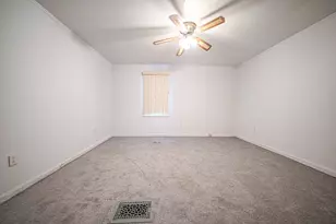 682 S Osborn Ave, Kankakee, IL 60901 - Photo 9