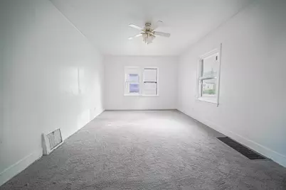 682 S Osborn Avenue, Kankakee, IL 60901 - Photo 3