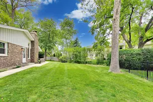 1052 Rolling Pass, Glenview, IL 60025 - Photo 21
