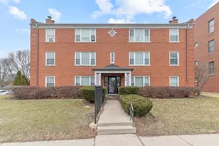 132 Ridge Ave, Evanston, IL 60202 - Photo 1