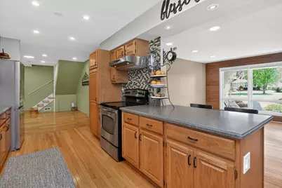 700 E Turner Avenue, Roselle, IL 60172 - Photo 9