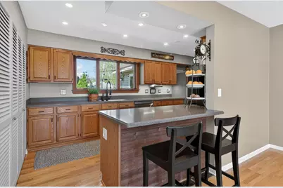 700 E Turner Avenue, Roselle, IL 60172 - Photo 5