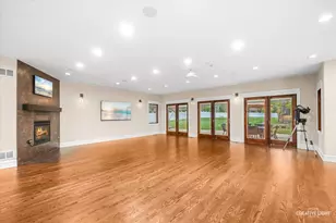 10S060 Clarendon Hills Rd, Willowbrook, IL 60527 - Photo 7