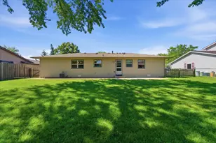 567 Northampton Cir, Elk Grove Village, IL 60007 - Photo 21