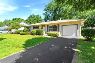 567 Northampton Cir, Elk Grove Village, IL 60007 - Photo 3