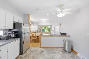 9607 S Sacramento Ave, Evergreen Park, IL 60805 - Photo 11