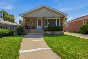 9607 S Sacramento Ave, Evergreen Park, IL 60805 - Photo 1
