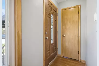 9607 S Sacramento Avenue, Evergreen Park, IL 60805 - Photo 5
