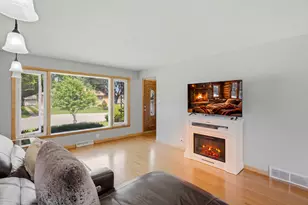 9607 S Sacramento Ave, Evergreen Park, IL 60805 - Photo 7