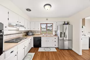 908 S Briggs St, Joliet, IL 60433 - Photo 9