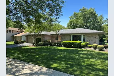 214 S Walnut Lane, Schaumburg, IL 60193 - Photo 1