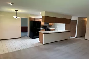 214 S Walnut Ln, Schaumburg, IL 60193 - Photo 11