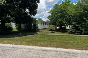 510 N Vermillion St, Paxton, IL 60957 - Photo 3