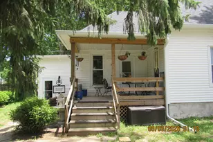 324 W Sumner St, Streator, IL 61364 - Photo 1