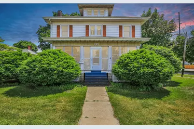 213 W Oak Street, Fairbury, IL 61739 - Photo 1