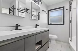 4219 Keeney St, Skokie, IL 60076 - Photo 7