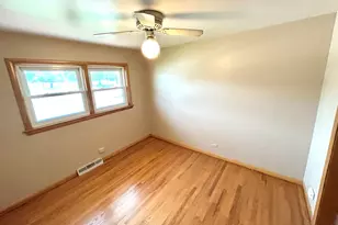 11358 S Ridgeland Ave, Worth, IL 60482 - Photo 9