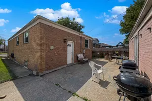 8128 S Komensky Ave, Chicago, IL 60652 - Photo 5