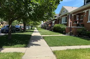 2233 Clinton Ave, Berwyn, IL 60402 - Photo 3