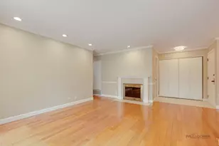 585 Williamsburg Ct, Wheeling, IL 60090 - Photo 9