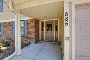 585 Williamsburg Ct, Wheeling, IL 60090 - Photo 3