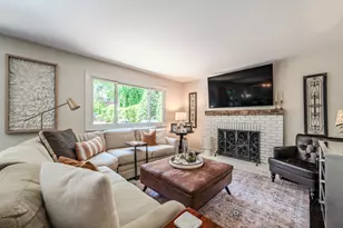 52 Redstart Rd, Naperville, IL 60565 - Photo 11