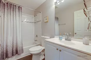 3124 Falling Waters Ln, Lindenhurst, IL 60046 - Photo 23