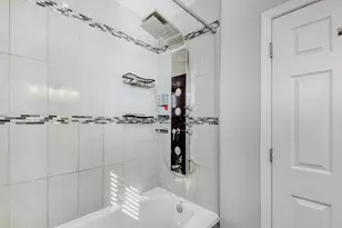 5635 W Patterson Ave, Chicago, IL 60634 - Photo 19