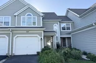 707 Kingsbridge Dr, Carol Stream, IL 60188 - Photo 1