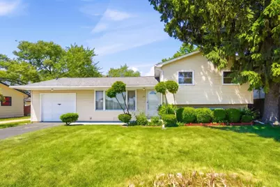 380 Barron Boulevard, Grayslake, IL 60030 - Photo 1
