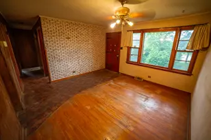 8919 W 95th St, Palos Hills, IL 60465 - Photo 3