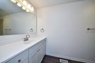 1696 Darwin Ct, Wheaton, IL 60189 - Photo 21