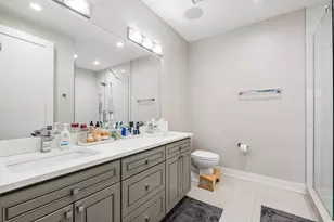 236 S Racine Ave, Chicago, IL 60607 - Photo 11
