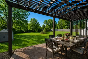 141 Walnut St, Libertyville, IL 60048 - Photo 3