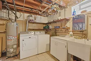 6837 Davis St, Morton Grove, IL 60053 - Photo 19