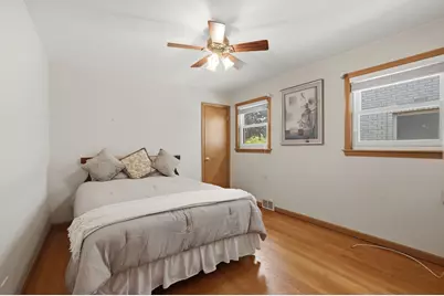6837 Davis Street, Morton Grove, IL 60053 - Photo 11