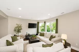 6425 Clarendon Hills Rd, Willowbrook, IL 60527 - Photo 5