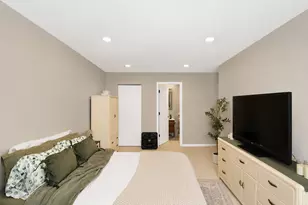6425 Clarendon Hills Rd, Willowbrook, IL 60527 - Photo 13