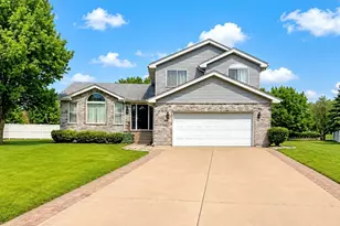802 Winnebago Ct, Romeoville, IL 60446 - Photo 1