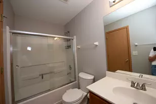 2231 Flagstone Ln, Carpentersville, IL 60110 - Photo 15
