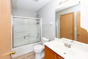 2231 Flagstone Ln, Carpentersville, IL 60110 - Photo 17
