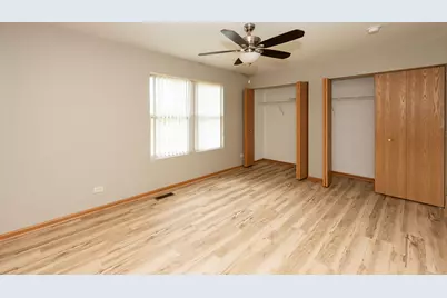 2231 Flagstone Lane, Carpentersville, IL 60110 - Photo 19