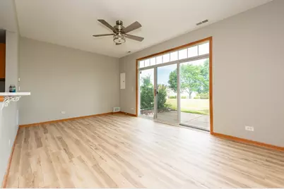 2231 Flagstone Lane, Carpentersville, IL 60110 - Photo 7