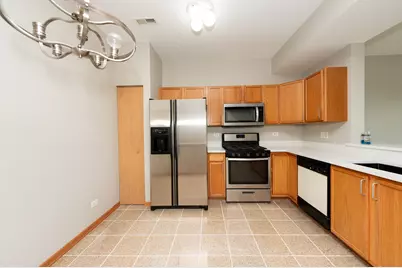 2231 Flagstone Lane, Carpentersville, IL 60110 - Photo 5