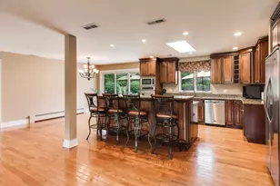 16 S Wildwood Dr, Prospect Heights, IL 60070 - Photo 7