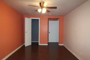2020 Berkshire Cir, Carpentersville, IL 60110 - Photo 35