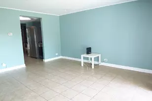 2020 Berkshire Cir, Carpentersville, IL 60110 - Photo 3
